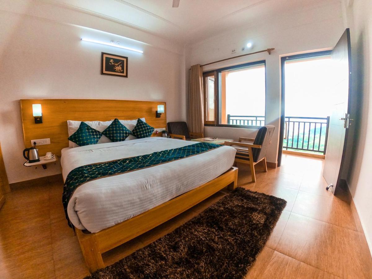 Aeradyo Inn Алмора Екстериор снимка