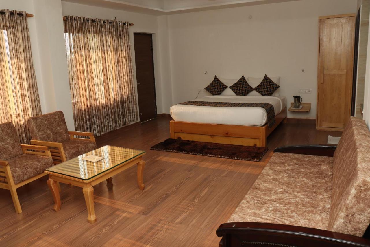 Aeradyo Inn Алмора Екстериор снимка