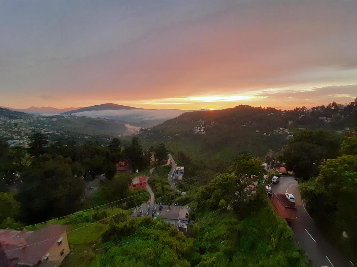 Aeradyo Inn Алмора Екстериор снимка
