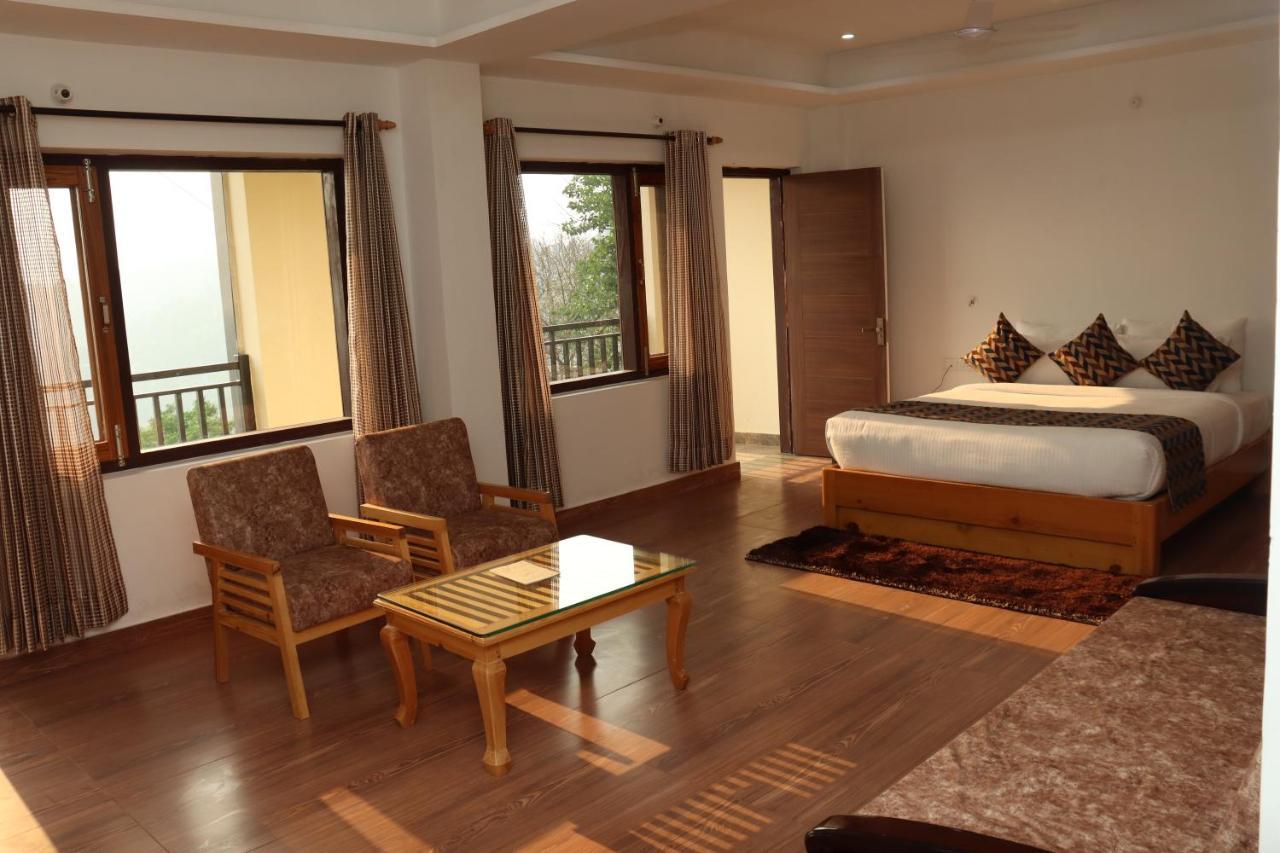 Aeradyo Inn Алмора Екстериор снимка