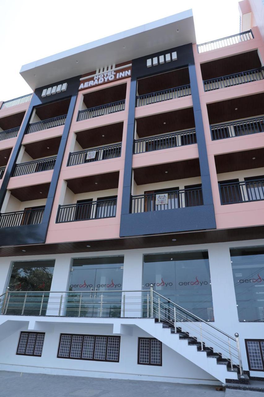 Aeradyo Inn Алмора Екстериор снимка