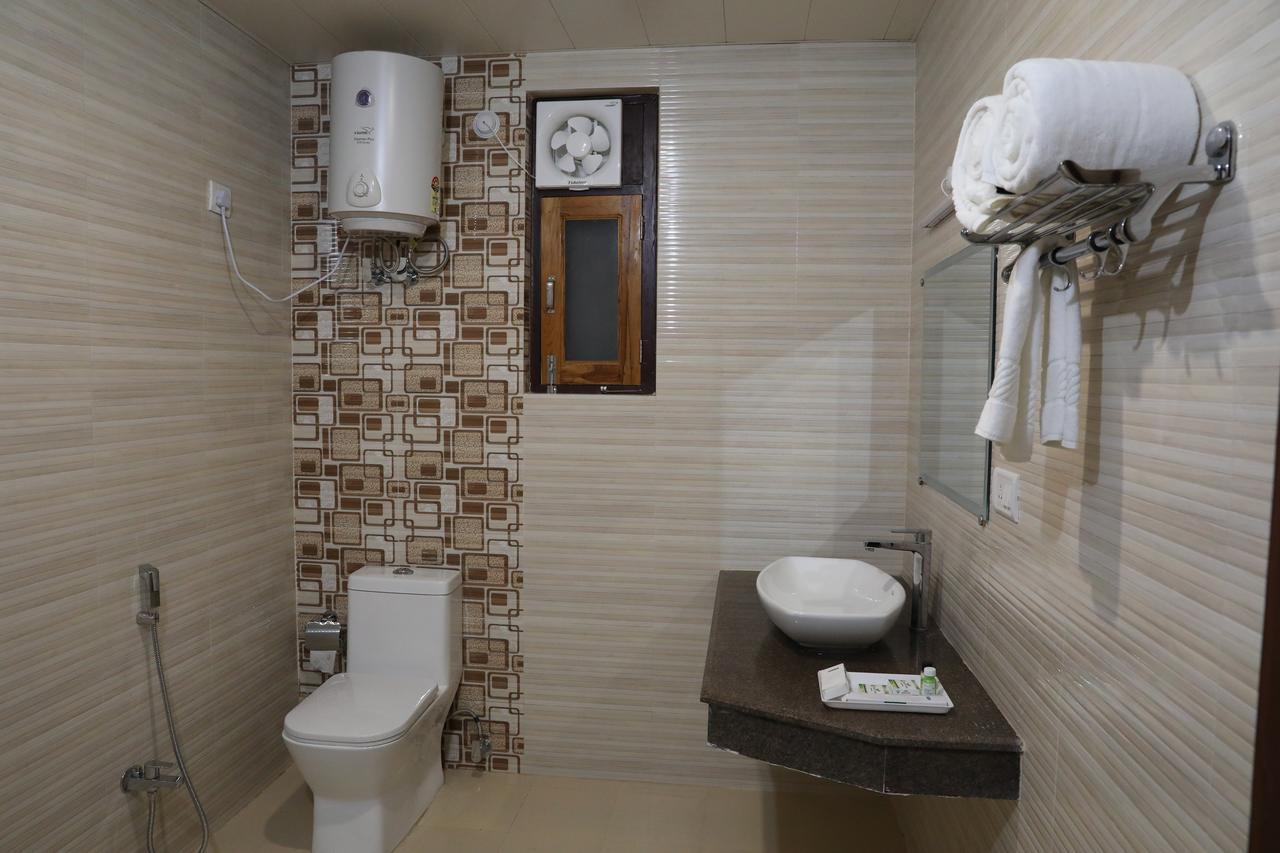 Aeradyo Inn Алмора Екстериор снимка